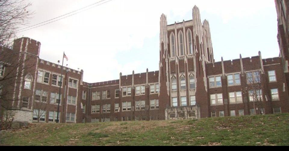 duPont Manual student's mother apologizes, blames teachers for