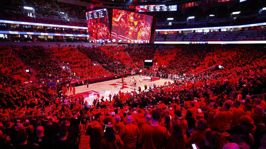 Louisville basketball stripe out