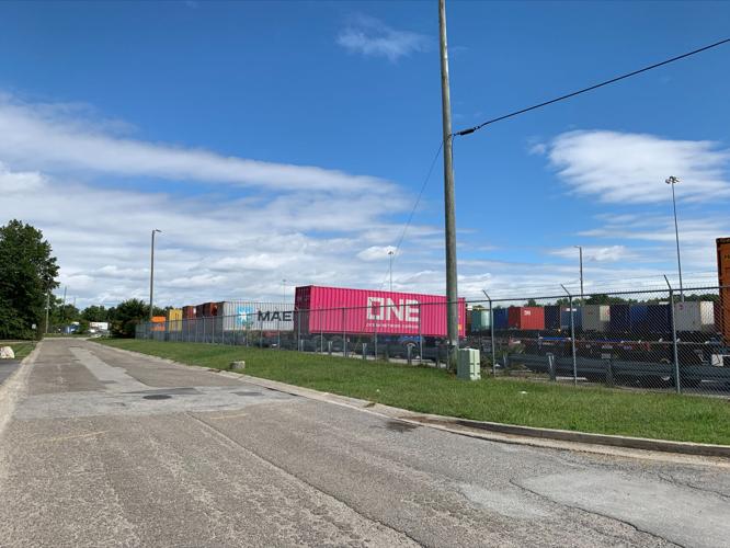 NORFOLK SOUTHERN RAIL YARD IN LOUISVILLE 9-13-2022  (1).jpeg