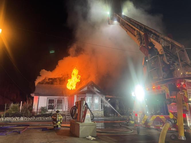 clarksville house fire evergreen dr scene