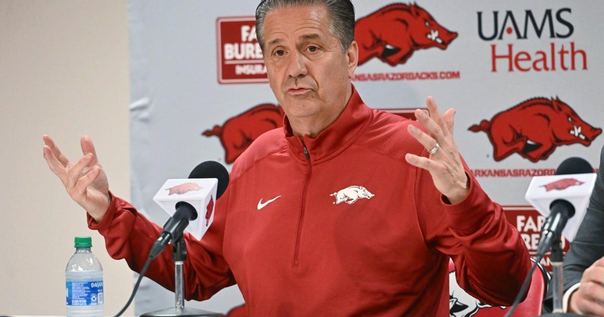 Crawford |  Relaxed Calipari arrives at Arkansas, hoping to renew his legacy |  Louisville Sports