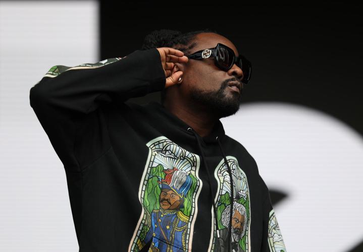Wale performing at Forecastle.JPG