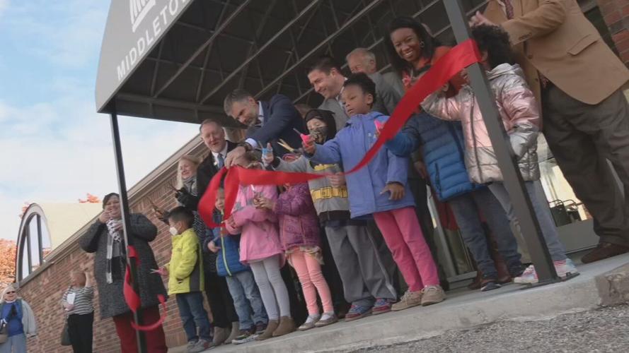 Ribbon cut on Middletown library