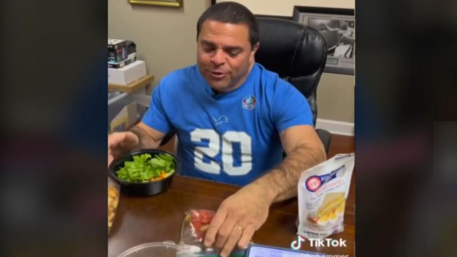 Darryl Isaacs eats salad on Tik Tok