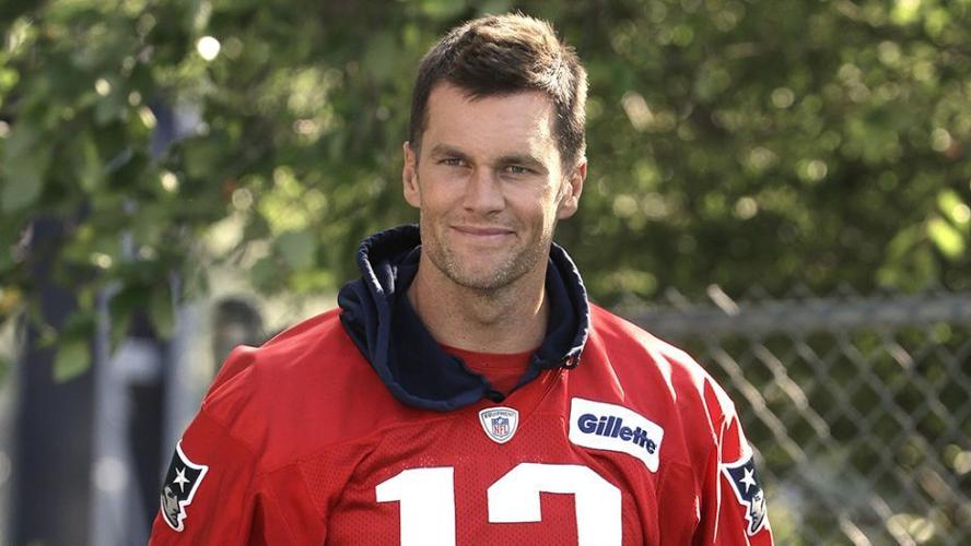 Tom Brady signs extension via Fox