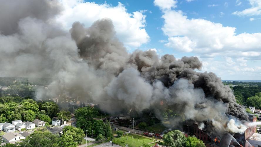 SMOKETOWN WAREHOUSE FIRE (3).JPG