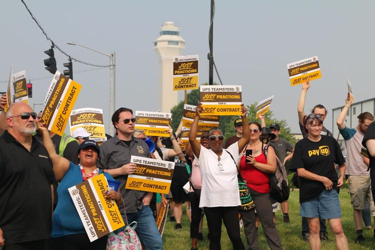 UPS Teamsters Practice Picket