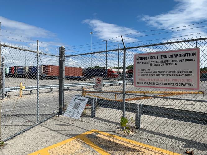 NORFOLK SOUTHERN RAIL YARD IN LOUISVILLE 9-13-2022  (2).jpeg