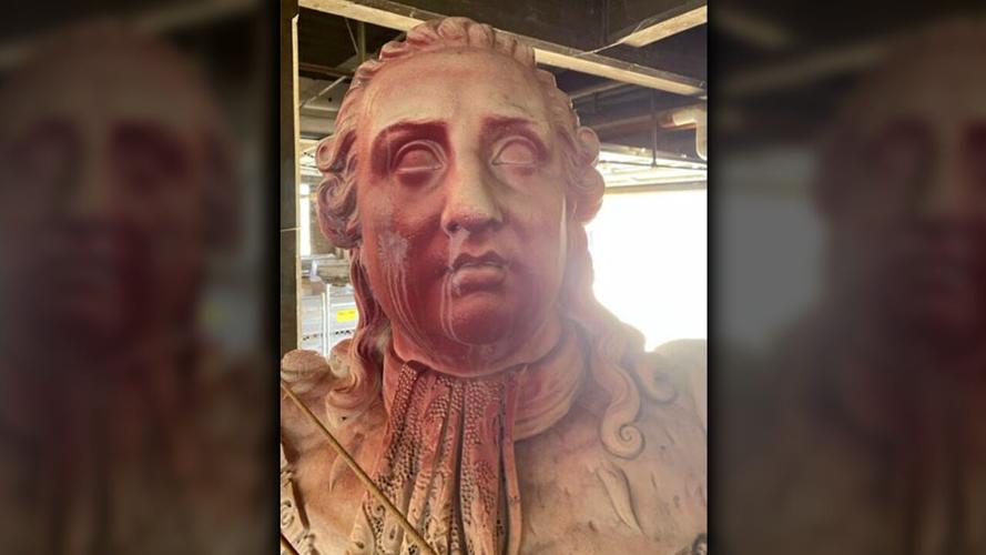 KING LOUIS HEAD2.png