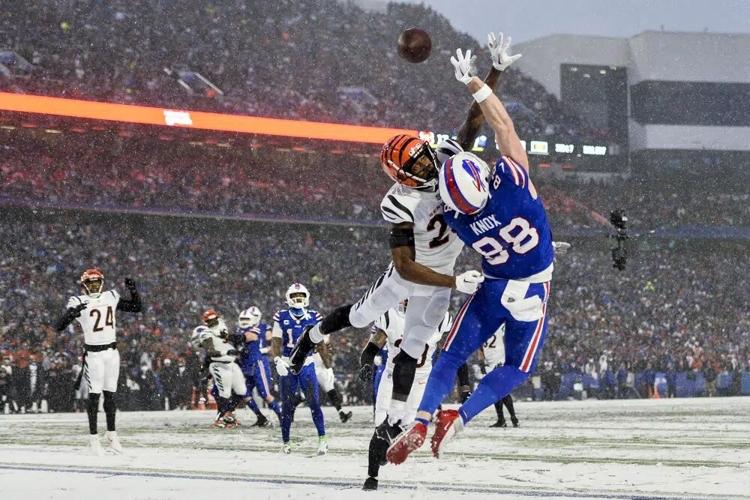 Bengals cornerback breaks up a pass.jpg