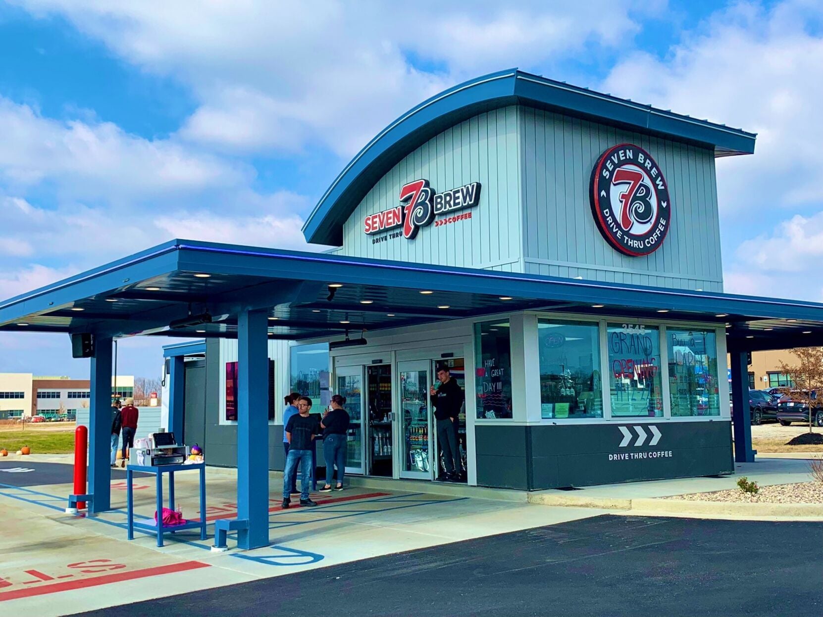 Drive-thru coffee shop opens in Jeffersonville as it begins