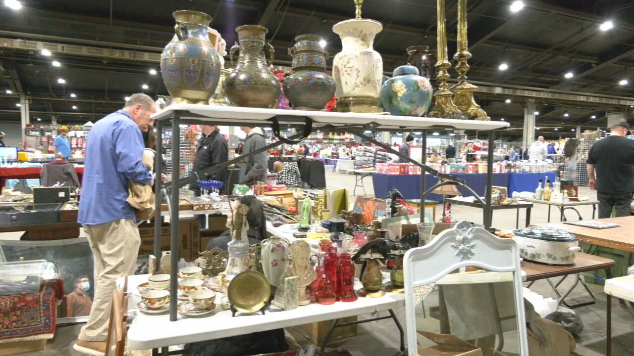 flea market in louisville ky this weekend