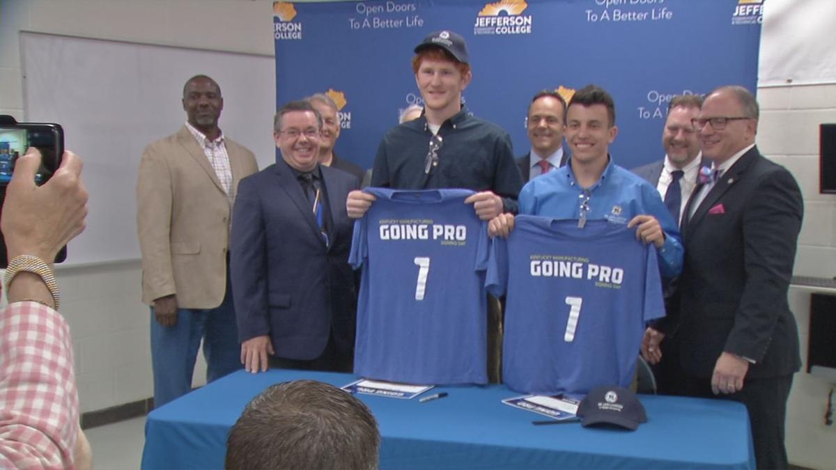 Jctc Holds Pro Signing Day To Spotlight Grads Who Already Have Jobs Business Wdrb Com