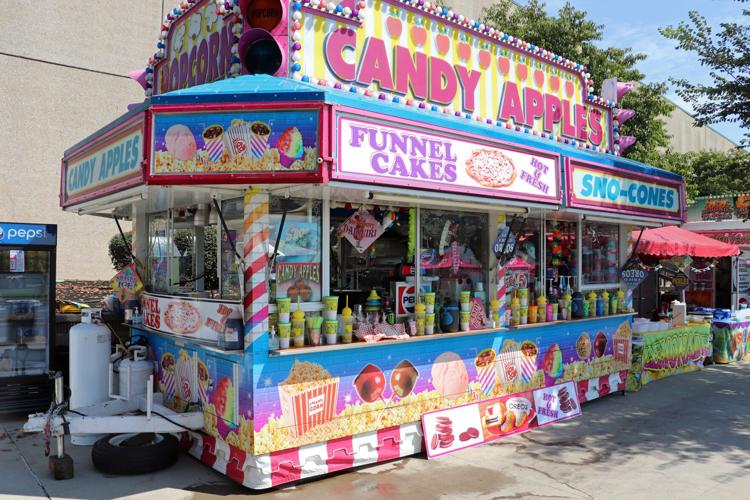 Candy Apples and Funnel Cakes food stand at the 2022 Kentucky State Fair