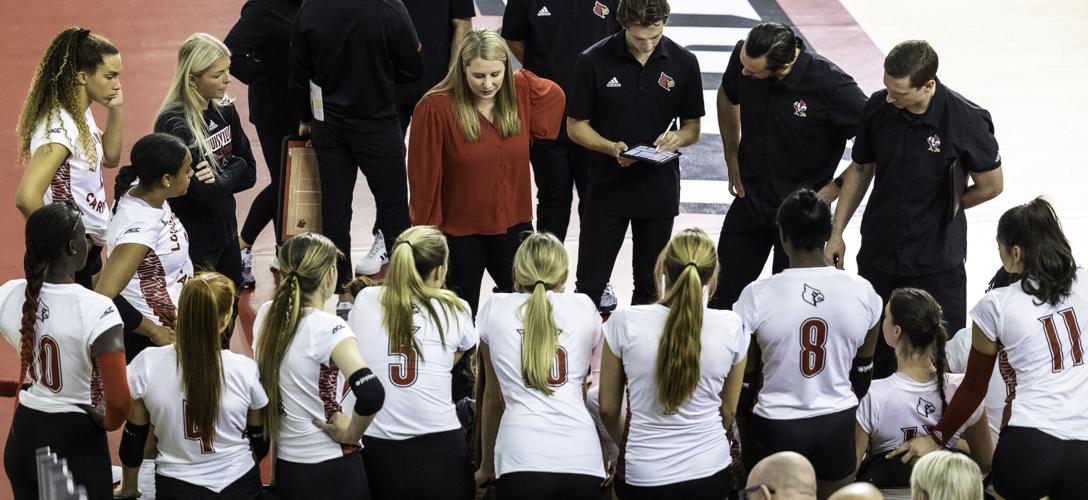 Louisville_Volleyball_9252.jpg