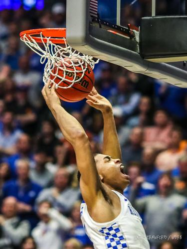 Keldon Johnson dunk