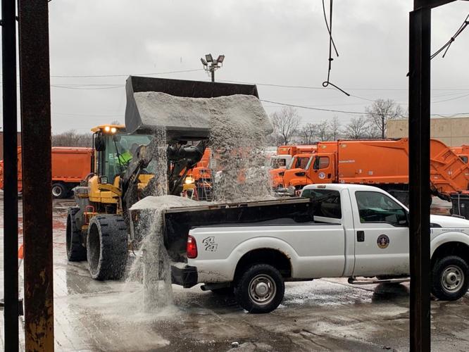 SALT TRUCK - LOUSIVILLE 2-3-2022.jpg