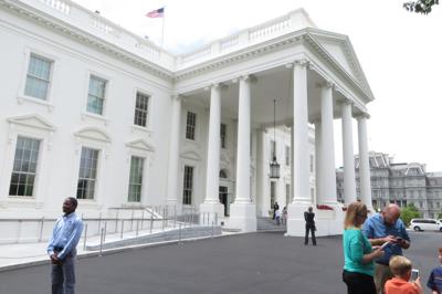 WHITE HOUSE - CARA PIC