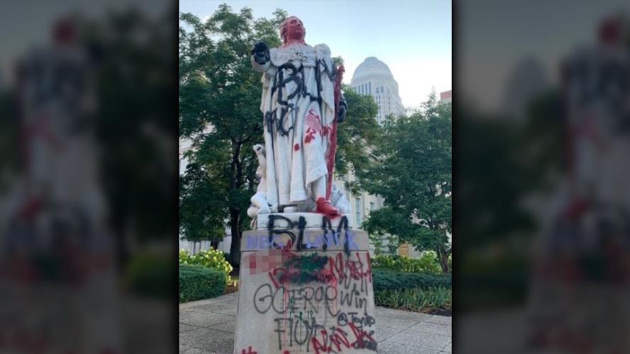 KING LOUIS STATUE DAMAGED (BLUR F WORD).png