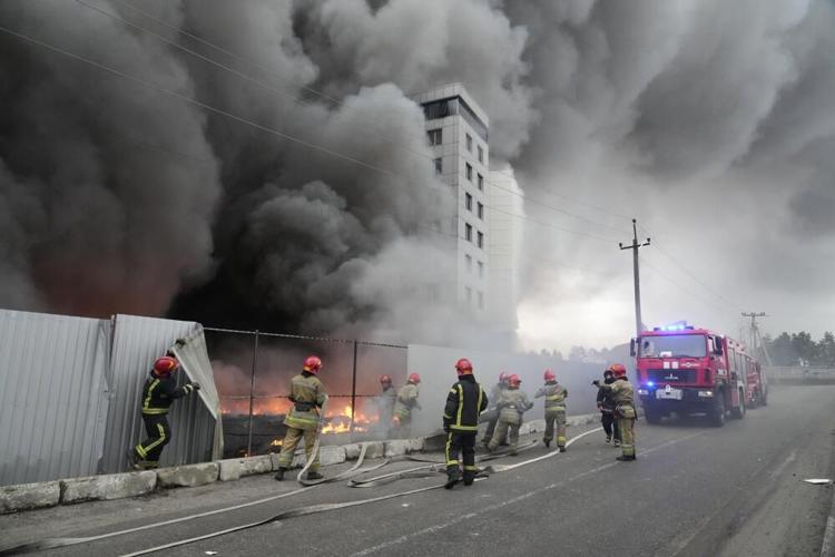 Russia attacks Ukraine nuclear plant as invasion advances ...