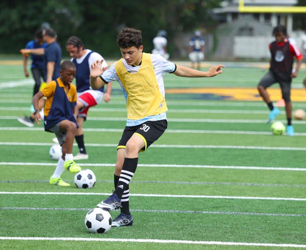 Ilham Barekzai practices at Shawnee.JPG