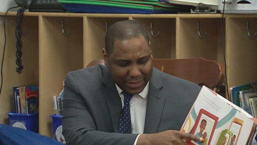 GILBERT CORSEY READS TO GREENWOOD ELEMENTARY STUDENTS 2-10-2020  (3).jpg