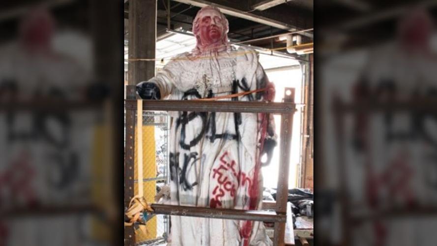 KING LOUIS STATUE FULL2.png