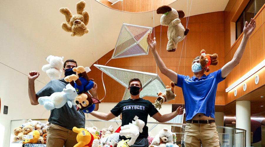 UK baseball donates teddy bears