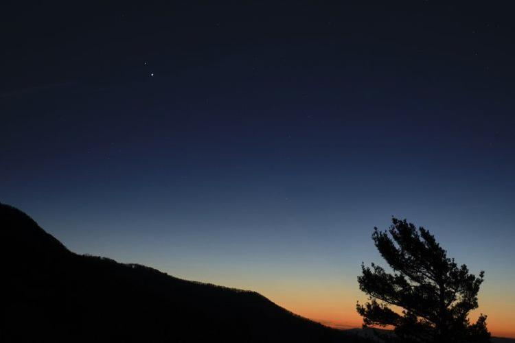 JUPITER - SATURN CONVERGENCE - CHRISTMAS STAR - AP FILE.jpeg