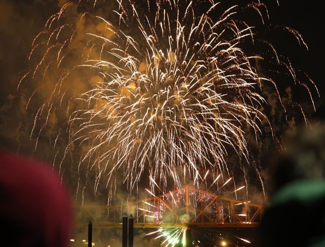 Rain of fireworks at Thunder.JPG