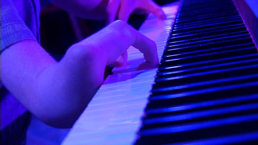 INDIANA PIANO MAN - NATHAN SMITH - 6-13-19  (2).jpg