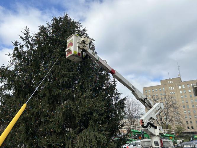 Light Up Louisville preps 7.jpg