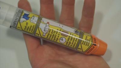 US health officials approve generic alternative to EpiPen