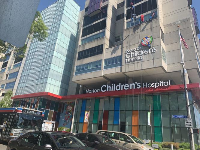 NORTON CHILDRENS HOSPITAL - SUPERHERO WINDOW WASHERS 4-19-2021 (10).jpg