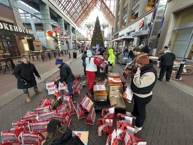 UNITED WAY - PACKING FOOD BOXES 12-22-2025 2.jpg