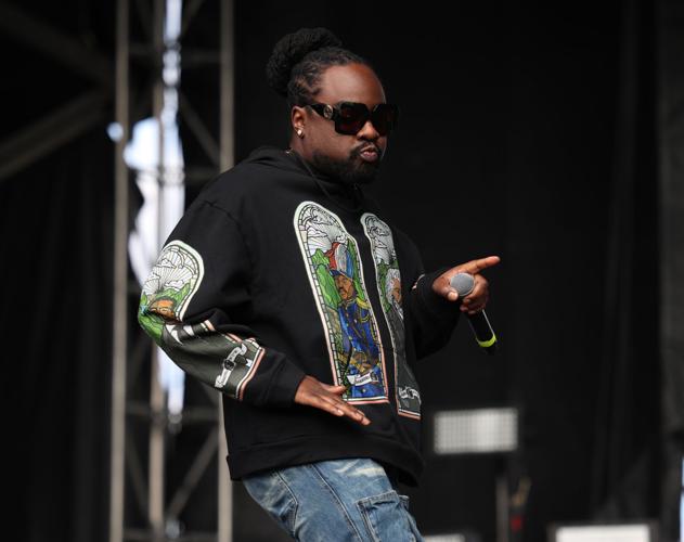 Wale performs at Forecastle in 2022.JPG