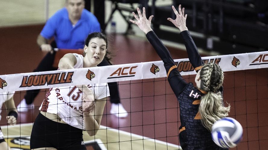 Louisville_Volleyball_9298.jpg