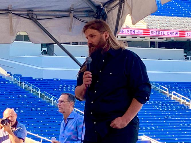 CHRIS STAPLETON - AT CONCERT ANNOUNCEMENT 10-2-19 2.png