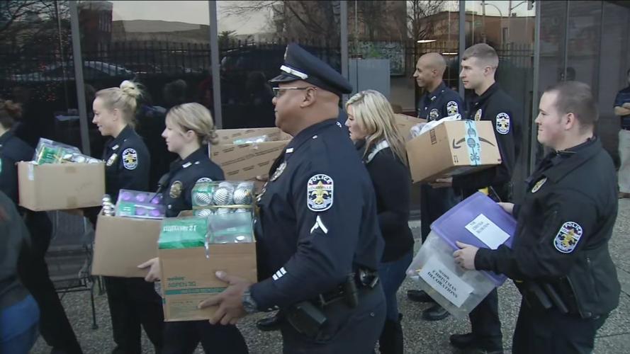 JUDE JINGLE TREE SURPRISE 12-19-18 (11).jpg