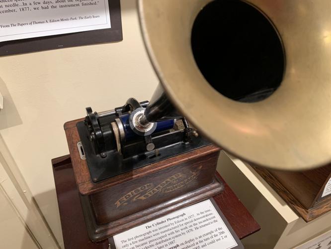 Thomas Edison Phonograph.jpeg