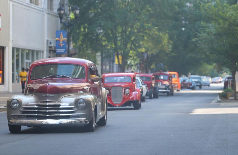 Street Rods on 4th Street.JPG