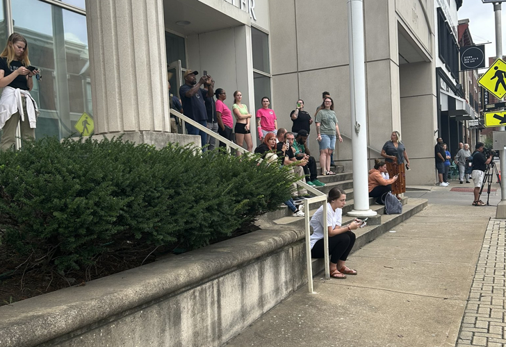 People outside Hardin County Courthouse