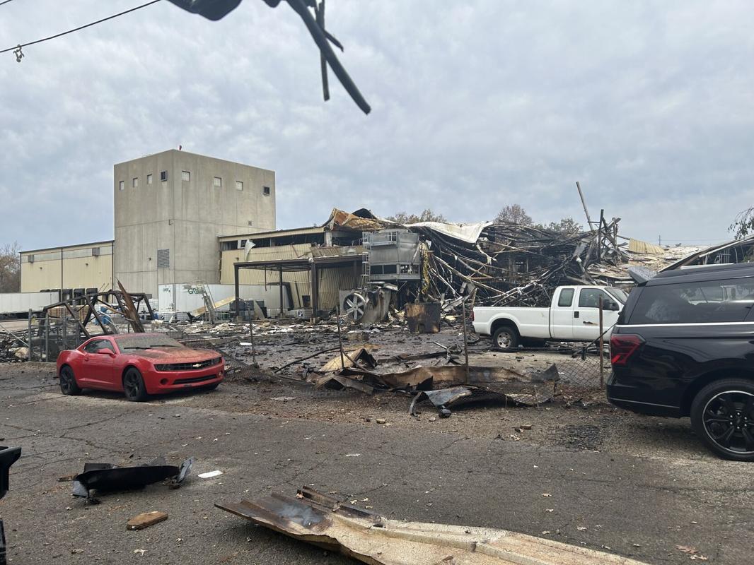 "It Shook My Chest": The Devastating Power Of The Us Steel Plant Explosion - mnw6u5k