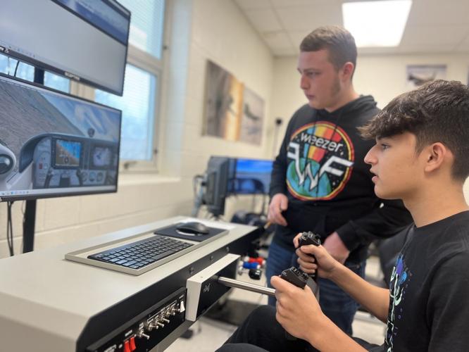 Students train on virtual reality simulator
