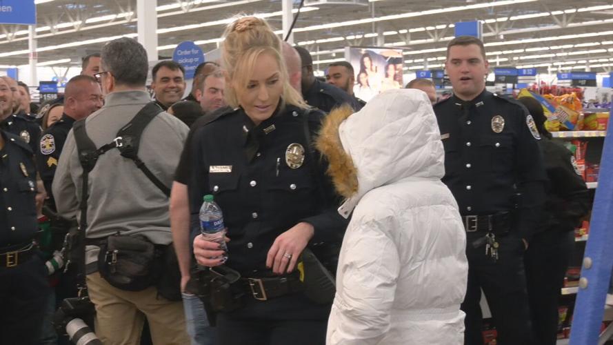 SHOP WITH A COP - LMPD WALMART - 12-9-2023  (6).jpeg