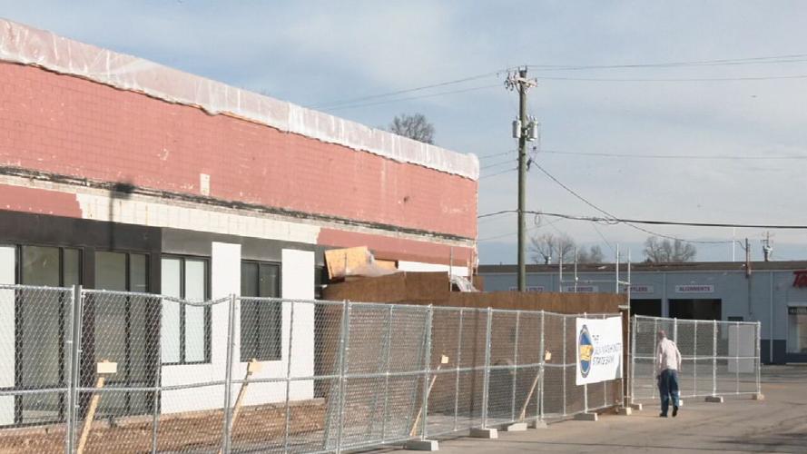 Construction worker at Youngstown Shopping Center in Jeffersonville
