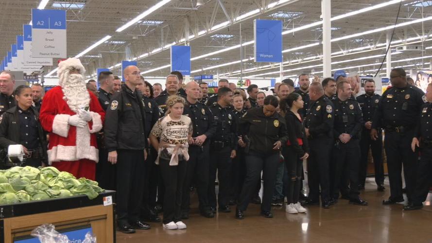 SHOP WITH A COP - LMPD WALMART - 12-9-2023  (8).jpeg