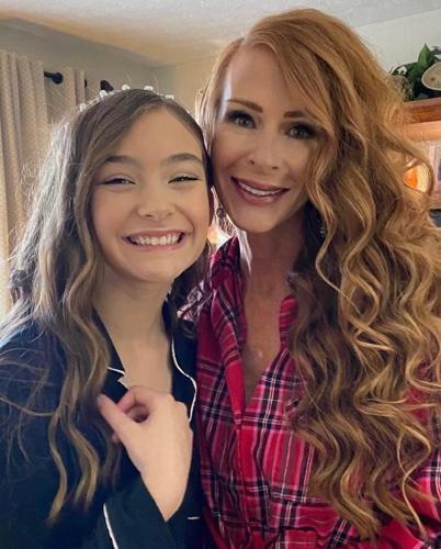 Alexis Bibb poses with mom