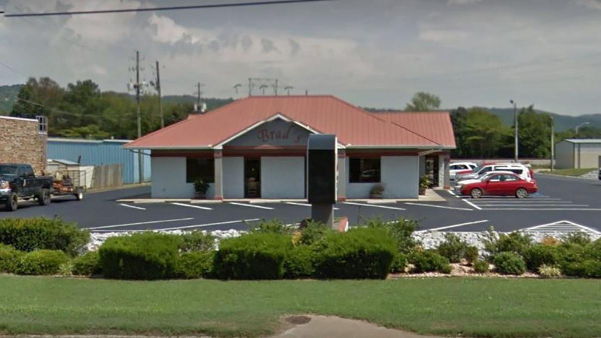 Photo Of 3 Alabama Men Who Kept Widow Company At Restaurant Goes