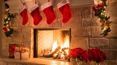 Wide_Christmas Tree and Fireplace.jpg